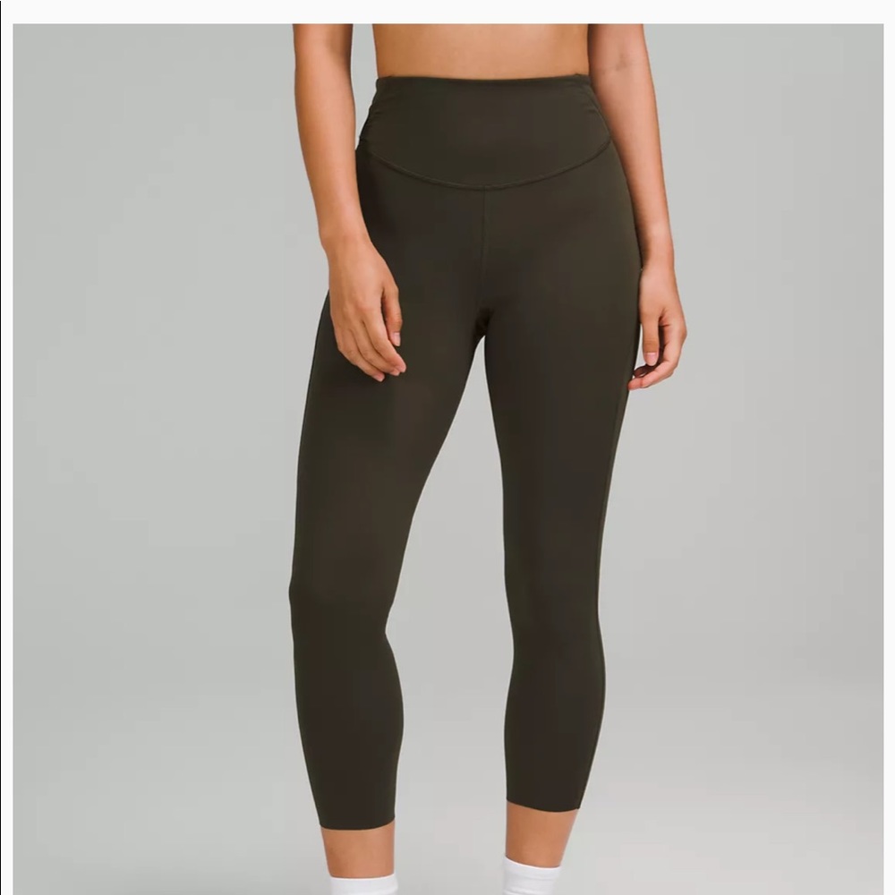 🚨 OPEN TO OFFERS 🚨Dark Olive Base Pace High Rise Crop. Size 6.
